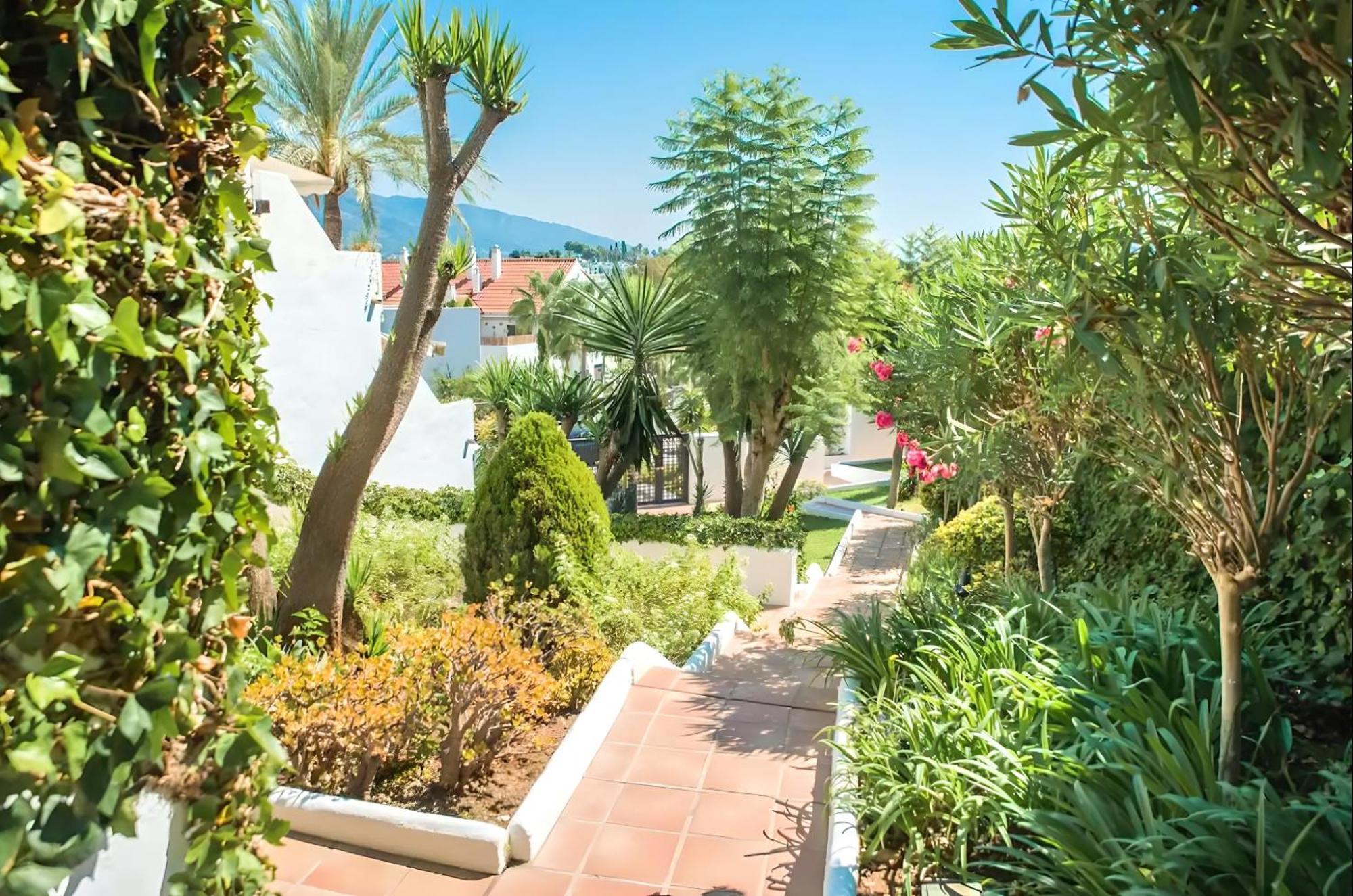 Gorgeous 2Br Apt. W/ Mountain View Puerto Banus Marbella Exterior foto